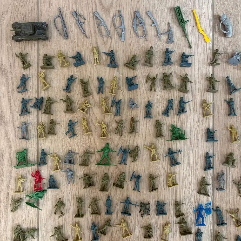 Vintage Louis Marx Tim Mee Plastic Army Men Lot 293 Pieces Military